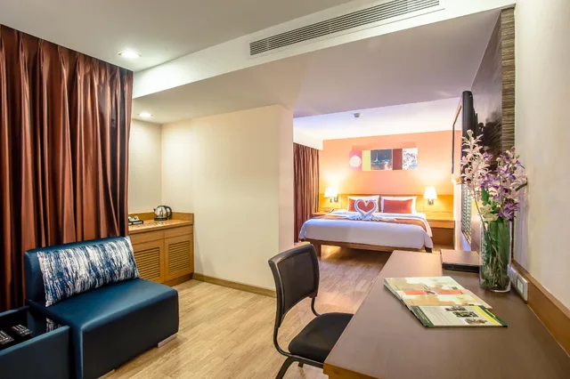 غرفة بسرير مزدوج أو سريرين منفصلين، Nouvo City Hotel 2/2