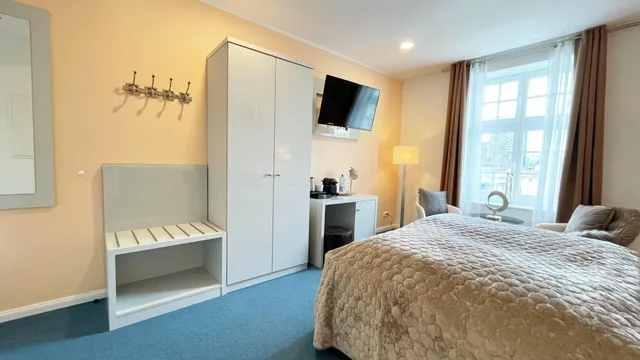 Room, Double Bed, River View, Large, Rhein Hotel St.Martin 4/10