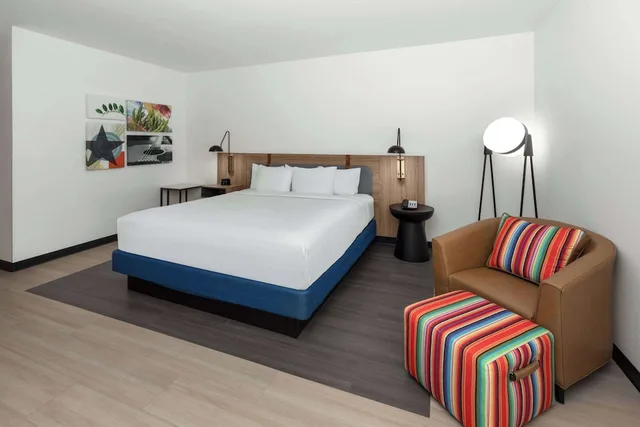 جناح بسرير كينج لذوي الإعاقة، La Quinta Inn & Suites by Wyndham El Paso East Loop-375 3/6