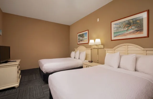 1 Bedroom, Suite, 2 Double Beds, Murphy Bed, Ocean Front، Avista Resort 2/4
