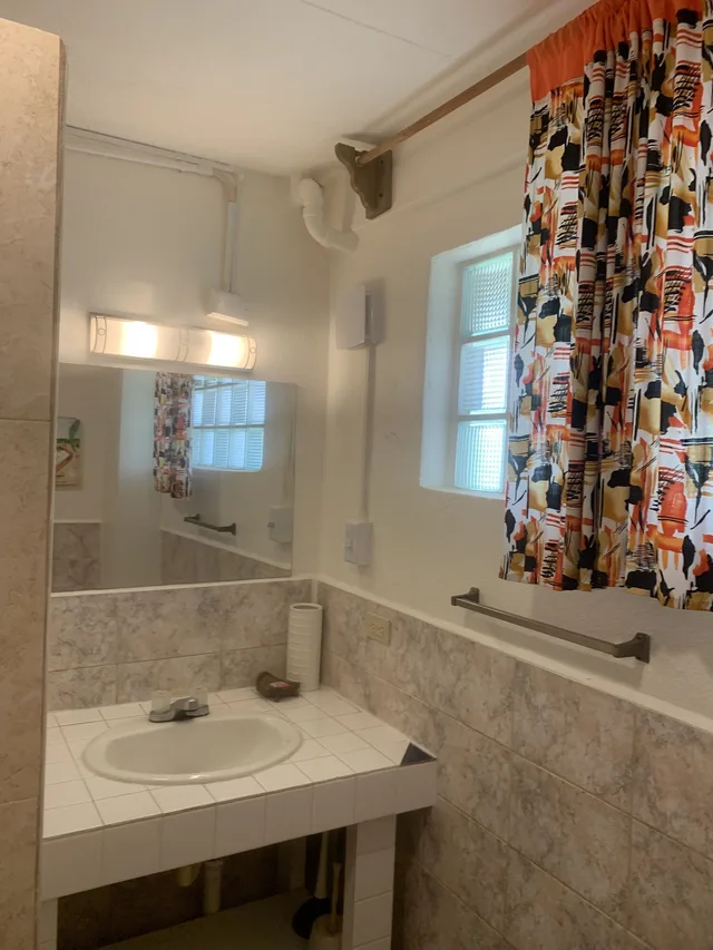 Standard, 2 Queen Beds, Courtyard Area، All Seasons Guest House 10/10