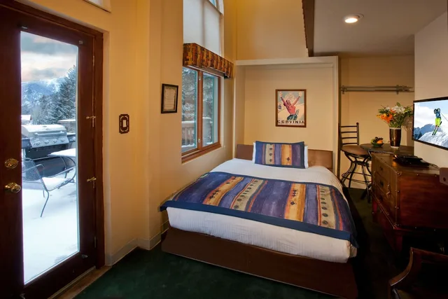 Loft, Basic, Queen and Twin Beds, Queen Murphy Bed، Alpine Village Suites 1/1