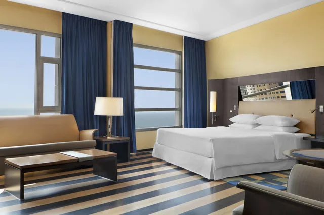 1 Bedroom, Junior Suite, Pool Access, Corner، Four Points By Sheraton Le Verdun Beirut 1/3