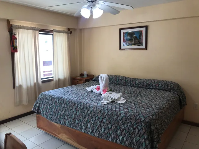غرفة قياسية بسرير كينج، Corona Del Mar Hotel 1/4