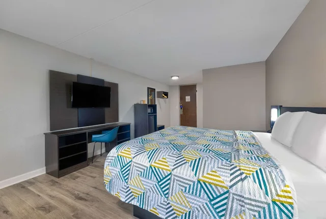 غرفة قياسية بسرير كينج، Motel6 Corbin, KY 4/7