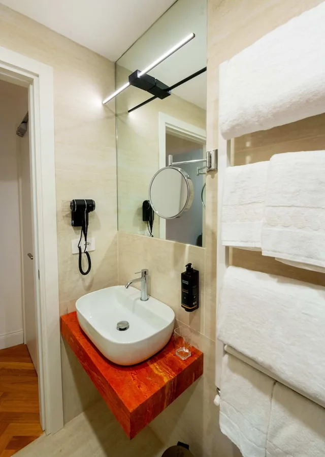 Royal, Twin Beds, Annex, Albergo Abruzzi 3/4