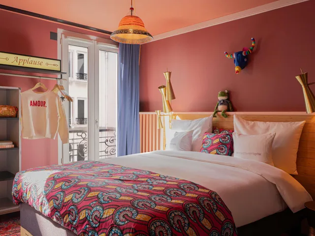 Medium Room، 25hours Hotel Paris Terminus Nord 1/10