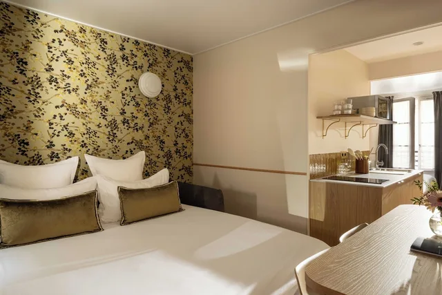 غرفة ديلوكس بسريرين منفصلين مع أريكة، Hotel D Espagne 2/10