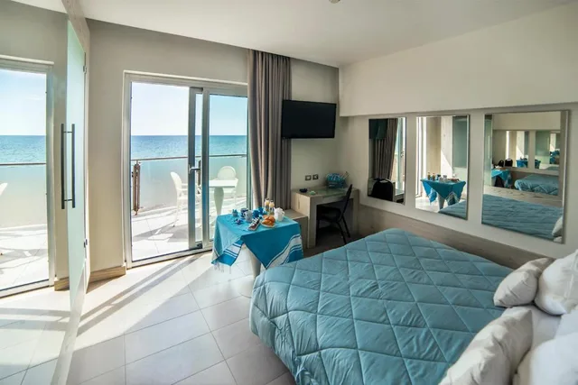 Superior, Triple, Sea View, Balcony, Aran Blu 1/2