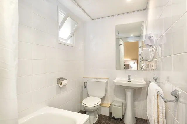 غرفة بسريرين منفصلين، Hostal Jume - Urban Rooms 7/7
