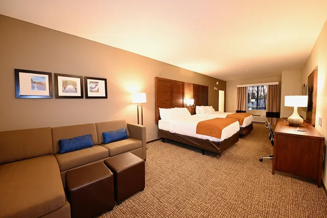 جناح بسريرين كوين لذوي الإعاقة، Comfort Suites Newnan GA 1/3