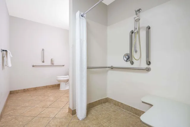 Standard, Queen Bed, Accessible, Days Inn By Wyndham Faribault 4/5