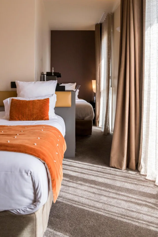 Room, Triple, L Adresse 10/10