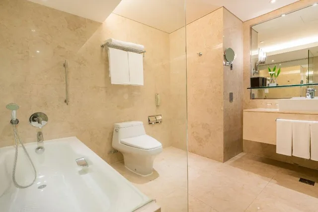 غرفة بريميوم بسرير كينج لذوي الإعاقة، Holiday Inn Bangkok Silom 6/7