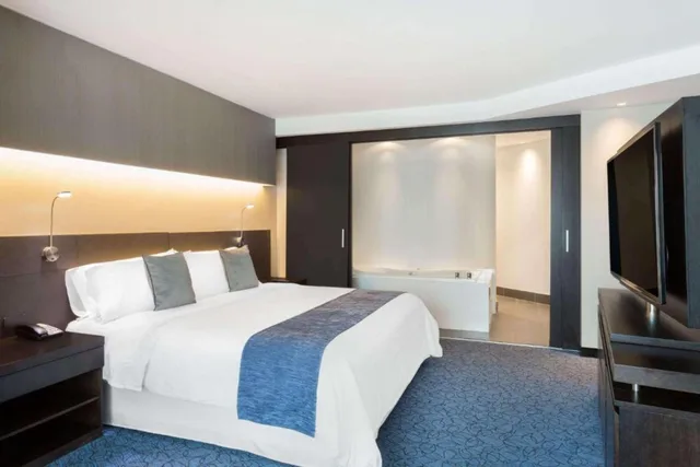 جناح بإطلالة على النهر، Wyndham Guayaquil Puerto Santa Ana 1/1