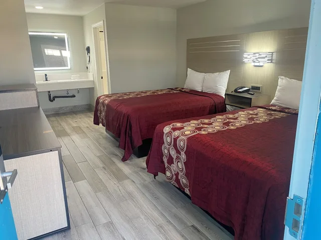 غرفة قياسية بسريرين كوين، Mayfair Inn Ontario Airport 5/10