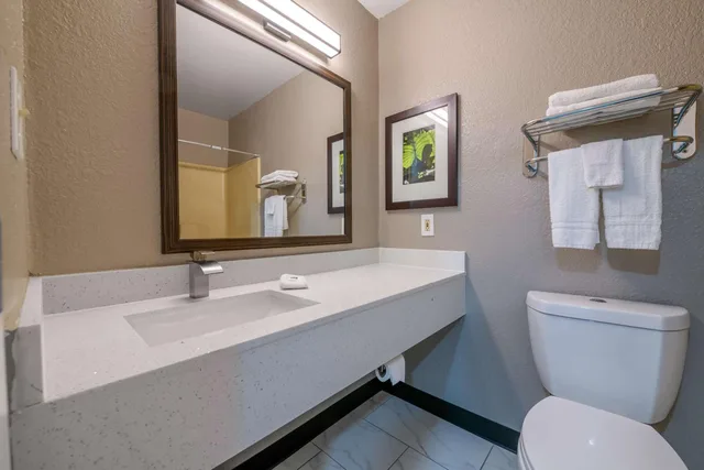1 Queen Bed - ADA/RI Shower/Non-Smoking، Motel6 Columbus, GA - Columbus Airport 8/10