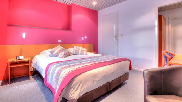 Room, Double Bed, Le Terminus 4/9