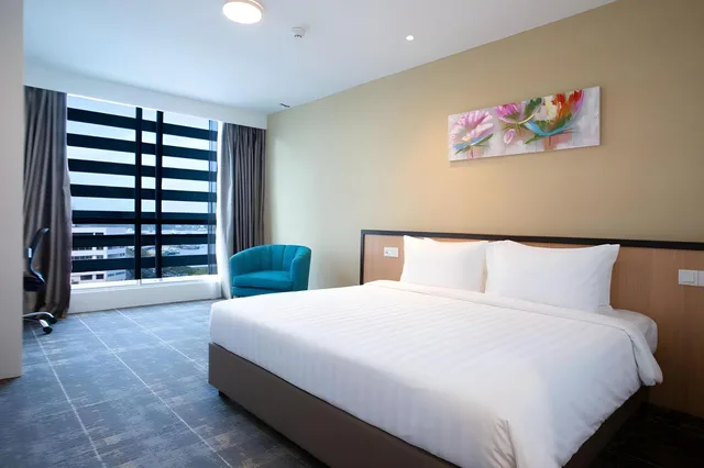 غرفة ديلوكس بسرير كينج، HOTEL 7 SURIA 1/1