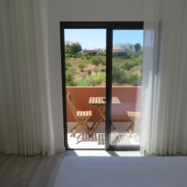 غرفة ديلوكس بسرير مزدوج بشرفة، Hotel Alcaide 6/8