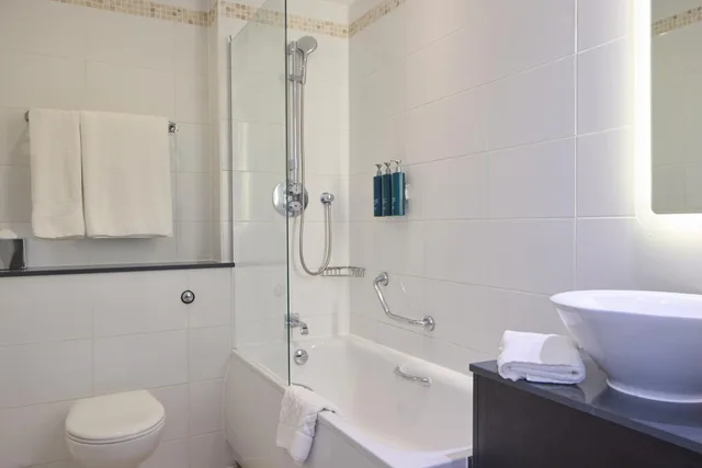 غرفة متصلة بسرير كينج، Doubletree By Hilton Brighton Metropole 4/4