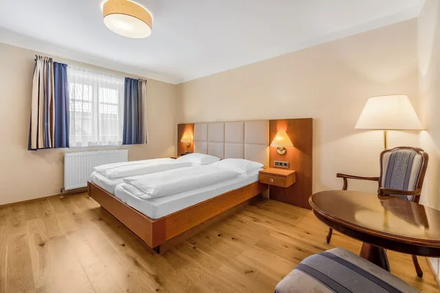 جناح عائلي بسرير مزدوج وسريرين منفصلين، Das Grune Hotel Zur Post - 100 Bio 3/10