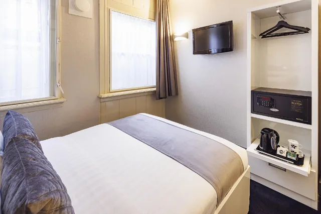 غرفة قياسية، Hotel CC 2/2