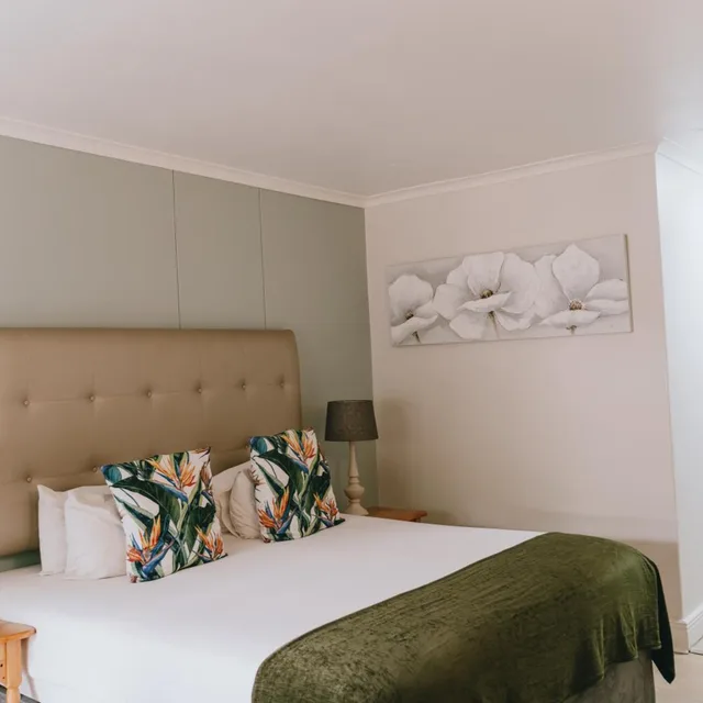 غرفة بسرير مزدوج أو سريرين منفصلين بإطلالة، The Riverside Hotel 1/1