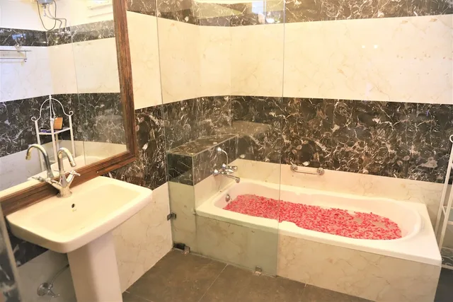 غرفة سوبيريور بسرير كينج، The Kothi Heritage 1/2