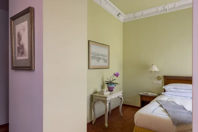 جناح بسرير كوين مع أريكة، Grotthuss Hotel 3/4