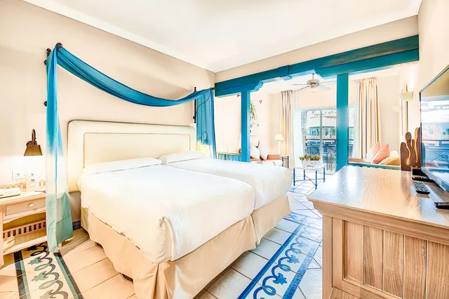 Standard, Double Bed, Pool View, Balcony or Terrace، Hotel LIVVO Volcan Lanzarote 1/1