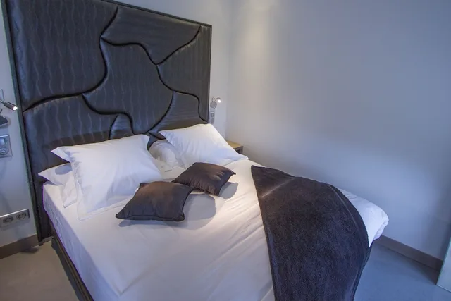 غرفة حصرية بسرير كوين بإطلالة على البحر بحوض جاكوزي، Hôtel La Santa 2/5