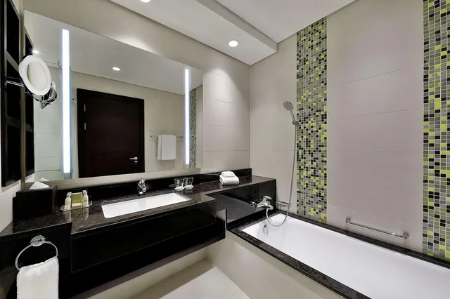 Connecting, Family, Multiple Beds، Doubletree By Hilton Doha - Al Sadd 4/4