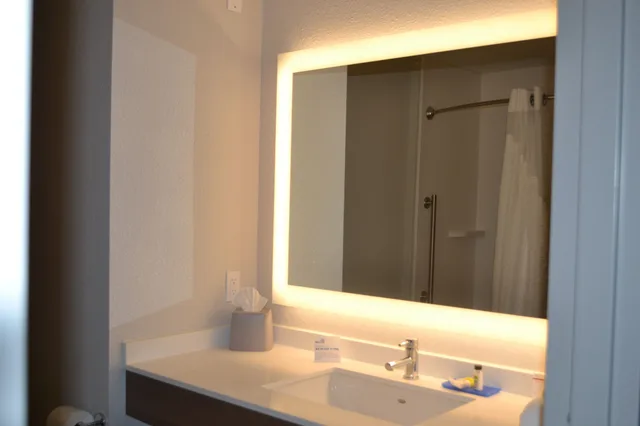 غرفة قياسية بسرير كينج، Holiday Inn Express Tallahassee University Central 6/6