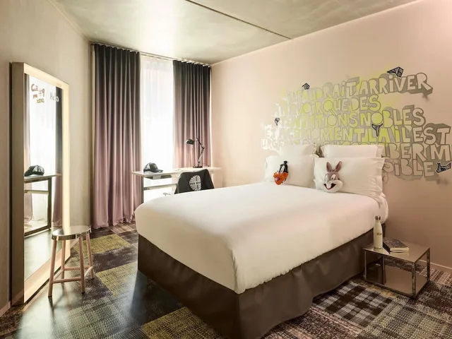 Mama, Medium, Double Bed، Mama Shelter Marseille 3/10