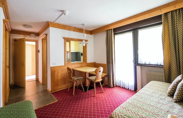 Studio, Double Bed, Sofa, Balcony, Residence Lastei 4/10