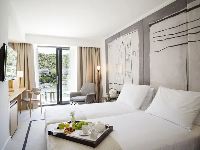 غرفة سوبيريور بسرير مزدوج بشرفة، Kompas Hotel 1/3