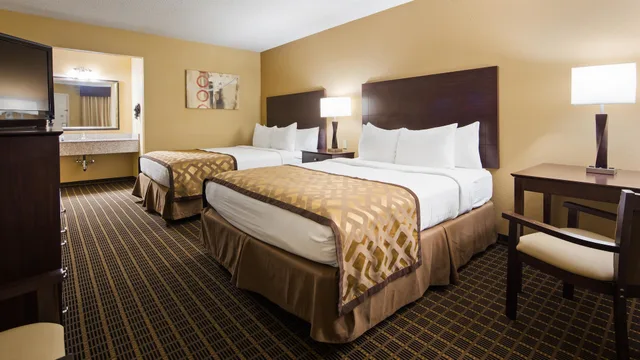 Standard, 2 Queen Beds, Accessible, Best Western Green Tree Inn 6/7