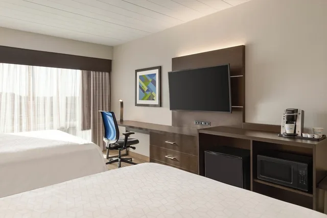 غرفة قياسية بسريرين كوين لذوي الإعاقة، Holiday Inn Express & Suites Fort Myers East - The Forum 2/4