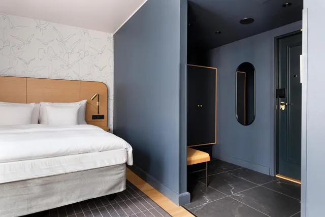 غرفة قياسية بسرير كوين، Solo Sokos Hotel Helsinki 1/5