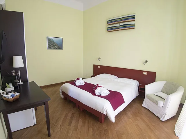 غرفة سوبيريور بسرير كينج بإطلالة على الحديقة مع أريكة، Residenza Viani Guesthouse 2/4