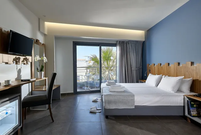 غرفة سوبيريور بسرير كوين بإطلالة على المسبح، Pollis Hotel 3/9