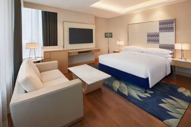 Suite, King Bed, City View, Renaissance Dhaka Gulshan Hotel 2/9