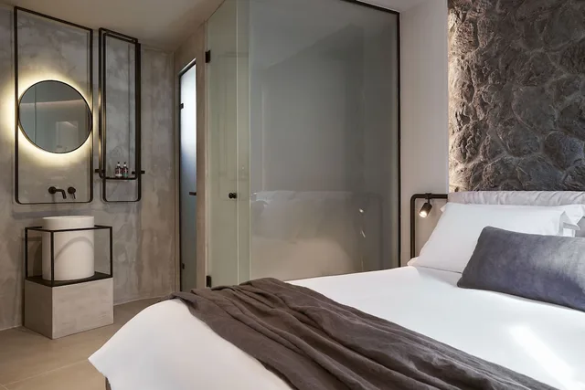 Premier, Suite, Queen Bed, Private Heated Pool، Apikia Santorini Suites - Adults Only 2/2