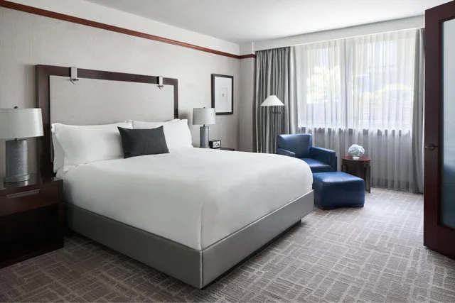 جناح بسرير كينج بغرفة نوم واحدة، The Ritz-Carlton Georgetown, Washington, D.C. 2/4