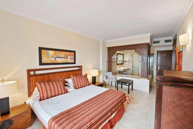 Premium Plus Two Bedroom Suite Hot Tub 4+1، Wyndham Grand Costa del Sol 5/10