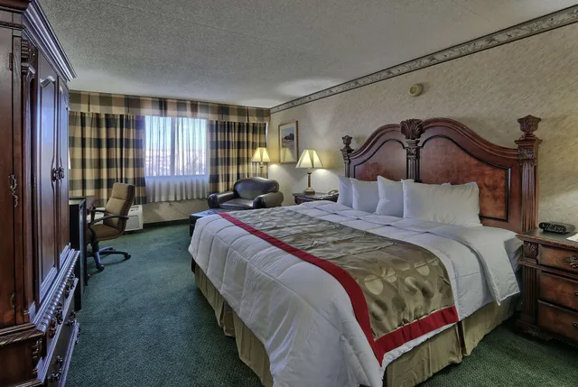 Room, King Bed, Accessible, Hotel Mesa Albuquerque Midtown 1/10