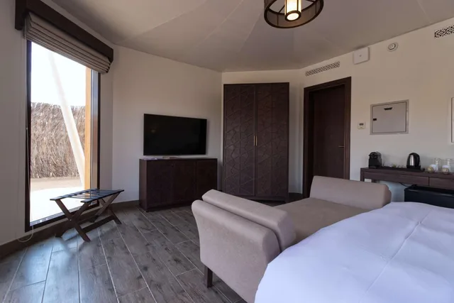 خيمة بسرير فردي بغرفتي نوم بمسبح خاص، Al Badayer Sharjah Resort 3/4