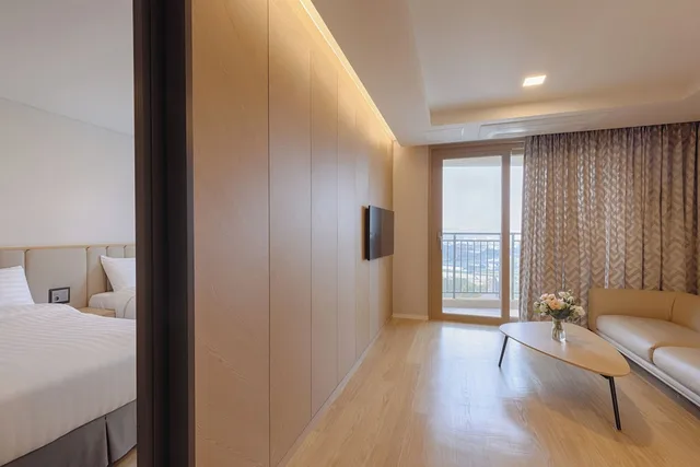 Suite, Triple, 1 Single and 2 Double Beds, East Tower، SONO BELLE CHEONAN 2/3