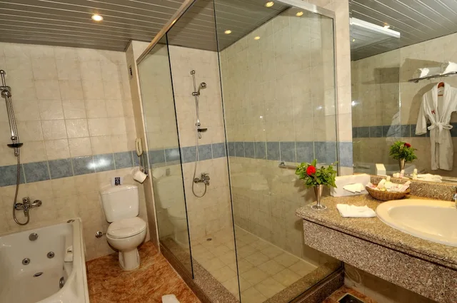 غرفة ديلوكس بسريرين منفصلين بإطلالة على النهر، Aracan Eatabe Luxor Hotel 5/8